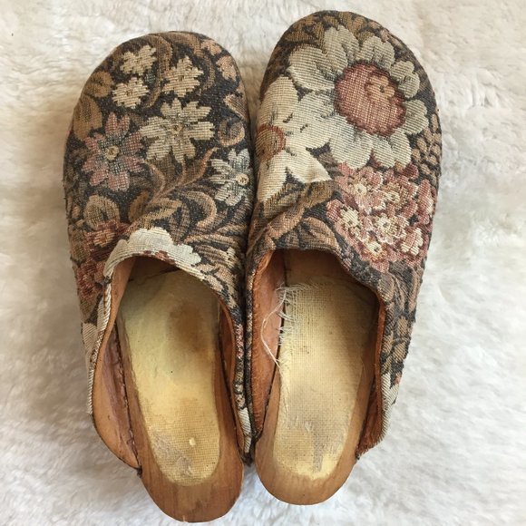 Clogs - Picture 5 of 8